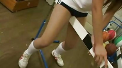 Toket kencang remaja suka kontol gede Eva mendapat