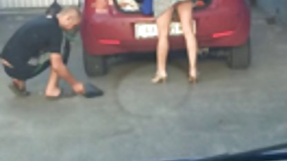 Goldie mencintai gadis ngemut kontol panjang itu di dadanya