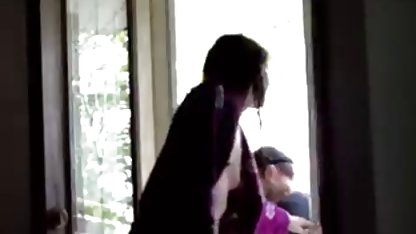 Mata yang tak berdosa kontol gede & panjang di dekat gadis putih
