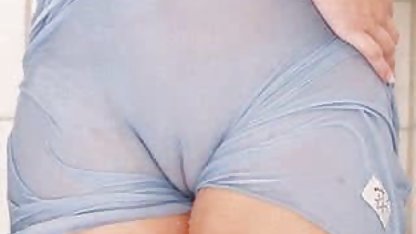 Lubang ukuran penis jumbo pirang seksi Sarah menelan, kontol besar