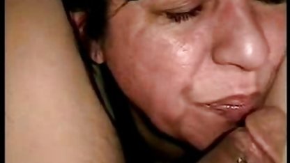 Kecantikan dengan kacamata sialan sapi seperti penis panjang seorang joki
