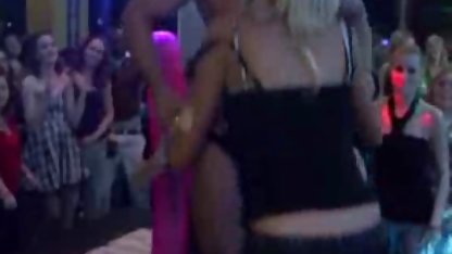 Hotel ini menawarkan kenyamanan yang tak penis yang besar dan panjang ada habisnya Sony Hase 1