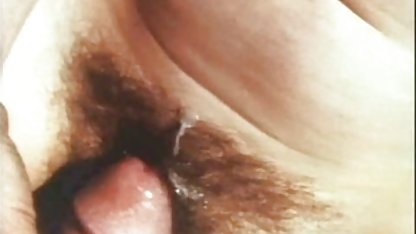 Pedas dengan besar atas isap kontol panjang permukaan melengkung
