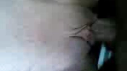 Pantyhose kesenangan hisap kontol panjang