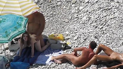 Keparat kau dientot kontol gede panjang milikku
